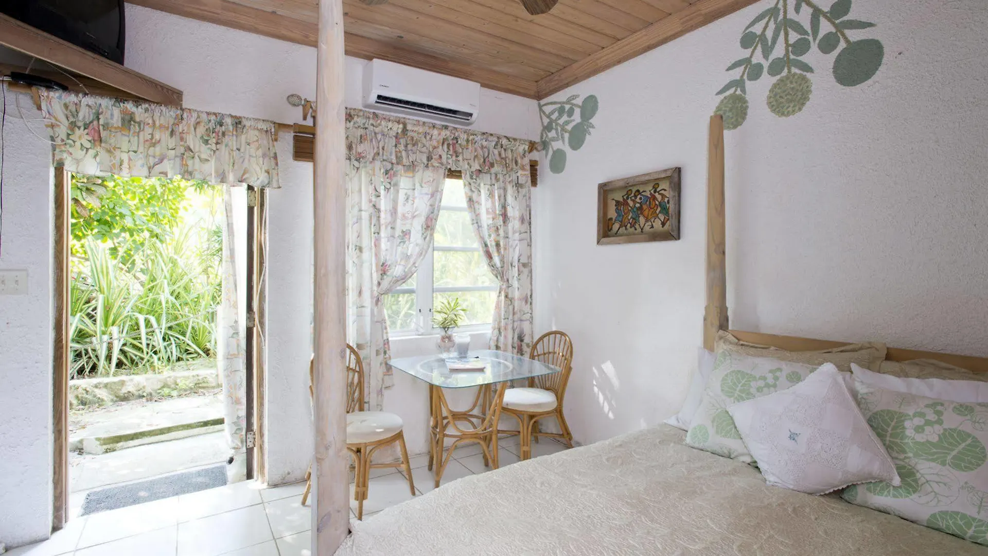 Lodge The Sugar Apple Lodging Dunmore Town